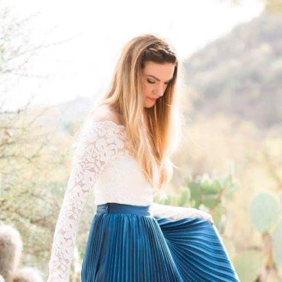 Profile Picture of Brittany Trautmann (@b_trautmann) on Poshmark