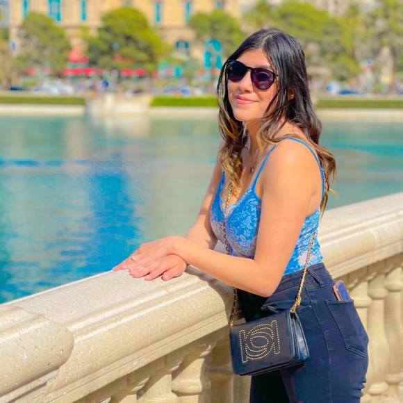 Profile Picture of Arlette Lugo alvarez (@arlettel0809) on Poshmark