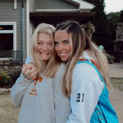 Profile Picture of Caroline Roach (@carolineeroach) on Twitter