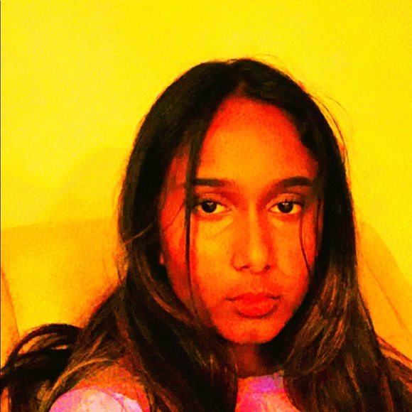 Profile Picture of Divinia T (@diviniaaa) on Poshmark