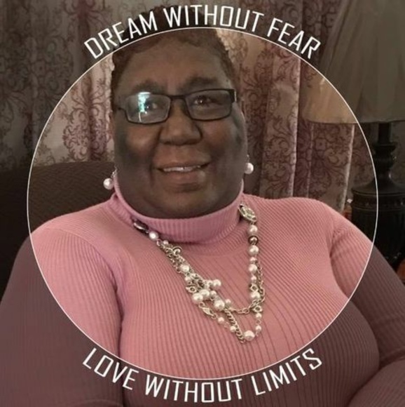 Profile Picture of Phyllis Hicks (@whiteap60) on Poshmark