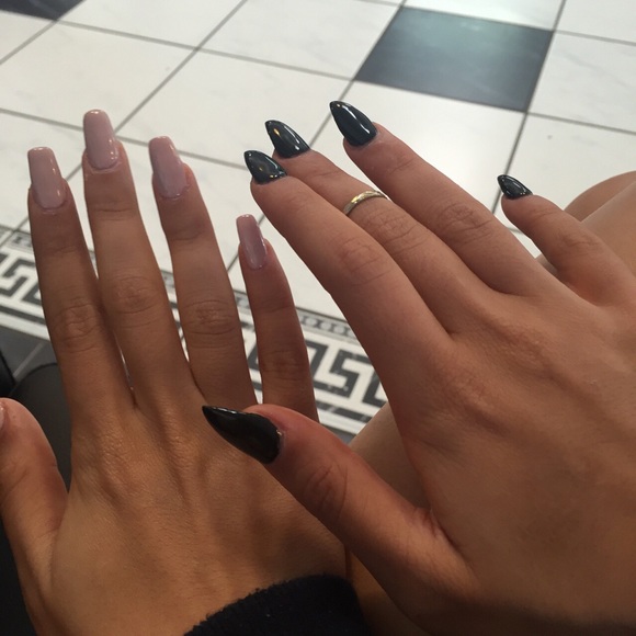 Profile Picture of Coco Johnson (@cocojohnson1234) on Poshmark