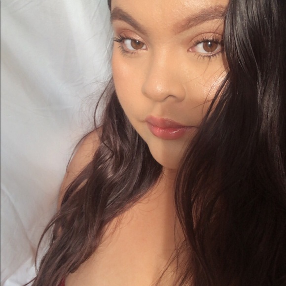 Profile Picture of Pamela Alvarez (@alvarezcruzpam) on Poshmark