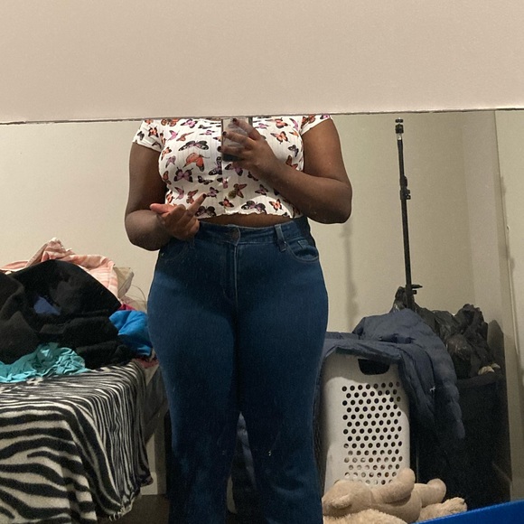 Profile Picture of Javonna Leslie (@javonnaleslie) on Poshmark