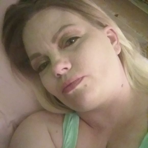 Profile Picture of Kristi Pritchett (@2cleanchix) on Poshmark