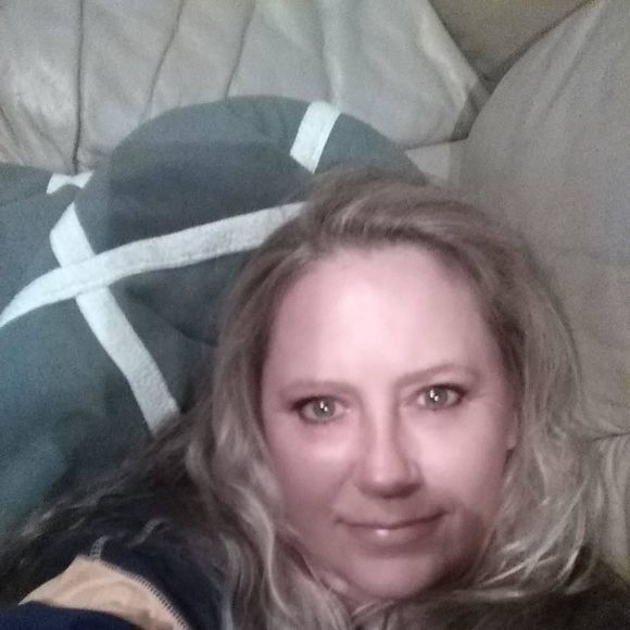Profile Picture of Renay Mickalich (@rmickalich) on Poshmark