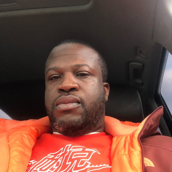 Profile Picture of Dombayah Gbor (@dombayah) on Poshmark