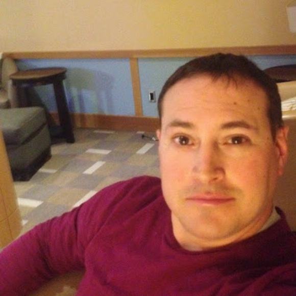 Profile Picture of Paul Steeves (@paulsteeves142) on Poshmark