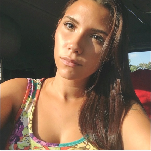 Profile Picture of Julissa Lugo (@jlugo0) on Poshmark