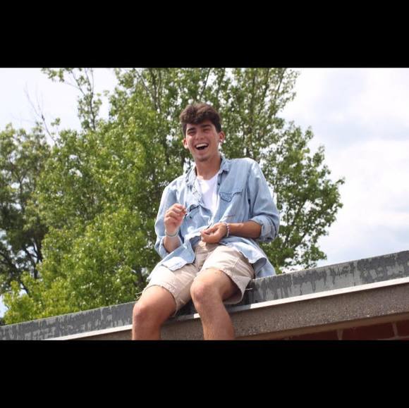 Profile Picture of Jullian Parrilla (@jullian18) on Poshmark