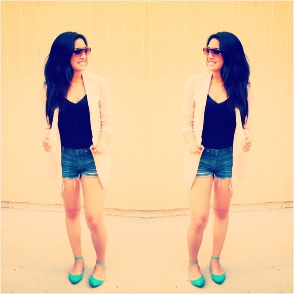 Profile Picture of Kristine Lipumano (@kristineashleyy) on Poshmark