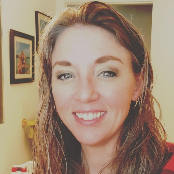 Profile Picture of Jenalee Patty-kostella (@jenaleepatty) on Poshmark