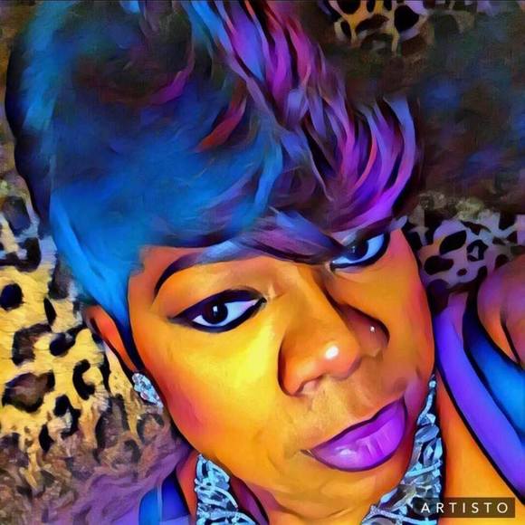 Profile Picture of Loretta Epps (@eppsloretta44) on Poshmark