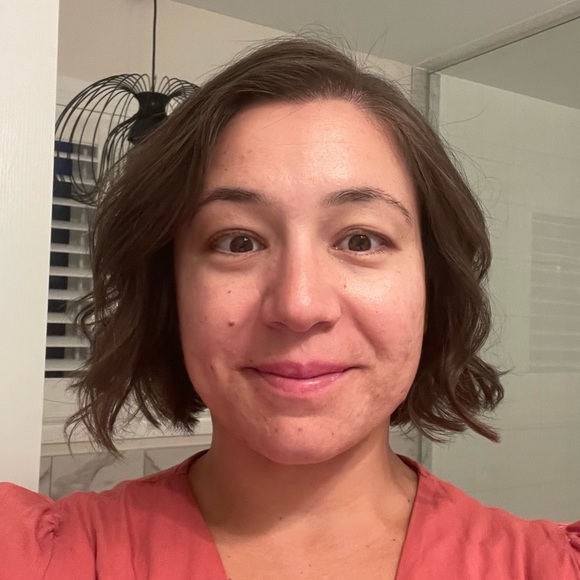 Amanda Amorim - Poshmark Profile Picture of Amanda Amorim (@ava0509) on Poshmark