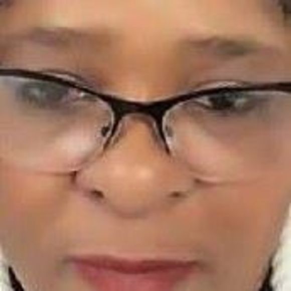 Profile Picture of Janis Martin (@janismcclain) on Poshmark