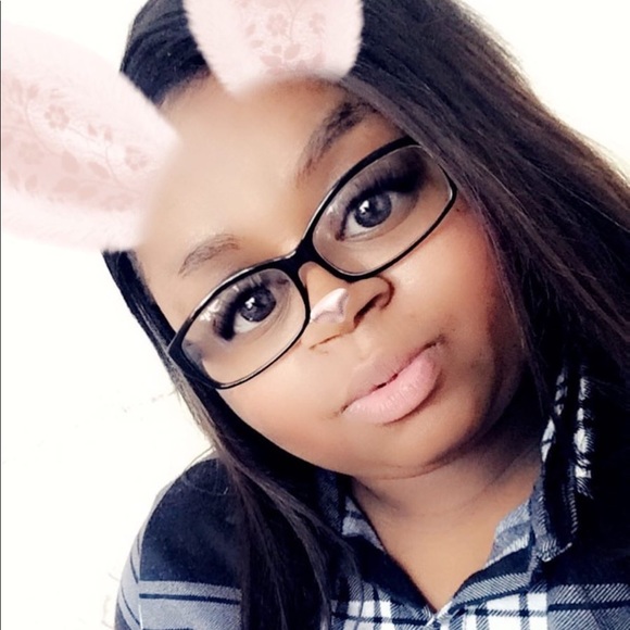 Profile Picture of Genesis Fletcher (@genaaa218) on Poshmark