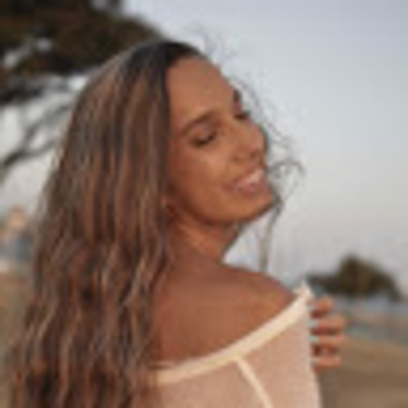 Kayla Granchelli - Poshmark Profile Picture of Kayla Granchelli (@kaylagranchelli) on Poshmark