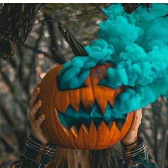 Profile Picture of Crystal Bacon (@crystal_bacon) on Poshmark