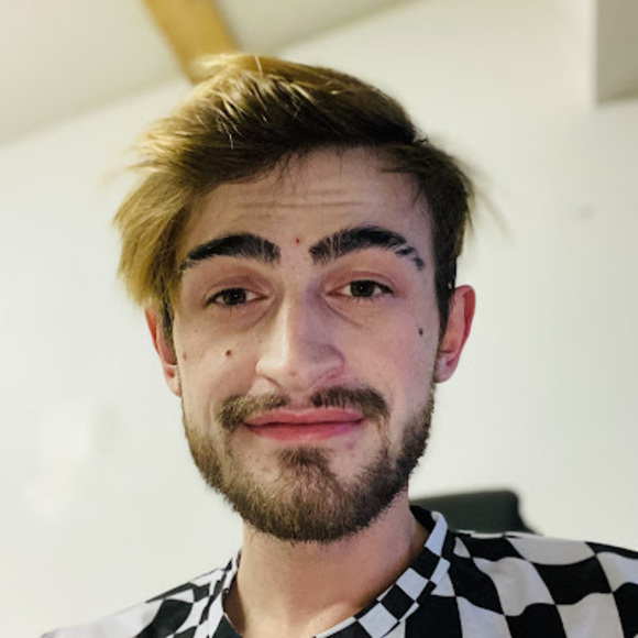 Profile Picture of Tyler Whiting (@tylerwhiting999) on Poshmark