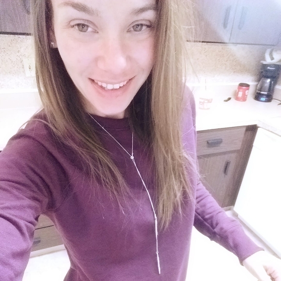 Profile Picture of Anna England (@sskjt5) on Poshmark