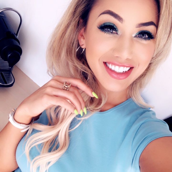 Profile Picture of gwensinger (@@gwensinger) on Tiktok