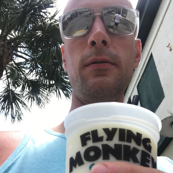 Zeljko Kuzet - Poshmark Profile Picture of Zeljko Kuzet (@zkuzet1) on Poshmark