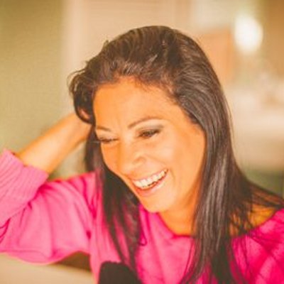 Profile Picture of Cynthia Oliveira (@CynthiaOliveir) on Twitter