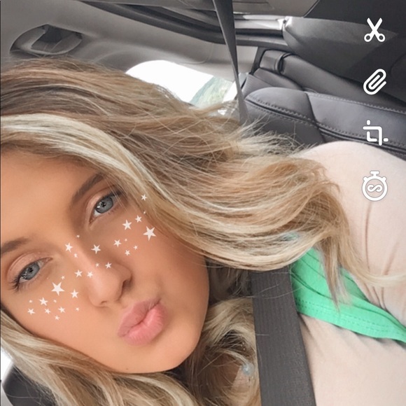 Profile Picture of Hali Barron (@aunttoev05) on Poshmark