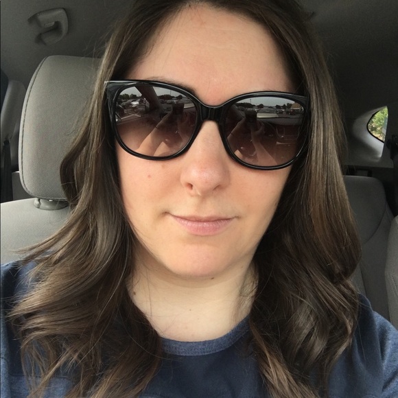 Profile Picture of Megan Dethloff (@megs8786) on Poshmark