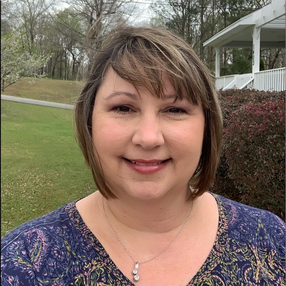 Profile Picture of Brandy Waid (@brandywaid) on Poshmark