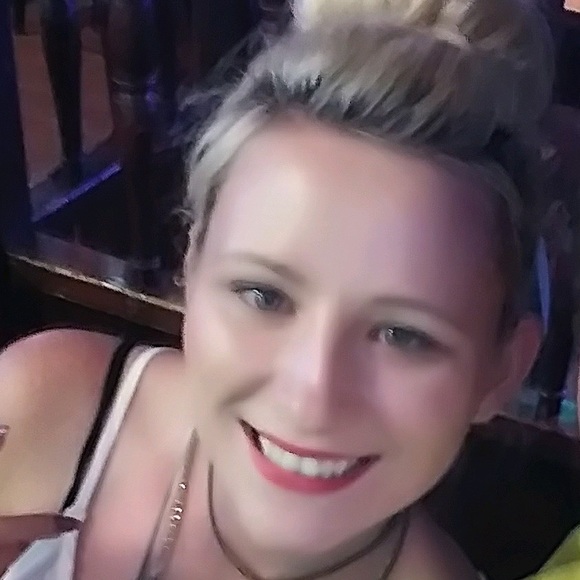 Profile Picture of Marta Trawinski (@crash53190756) on Poshmark