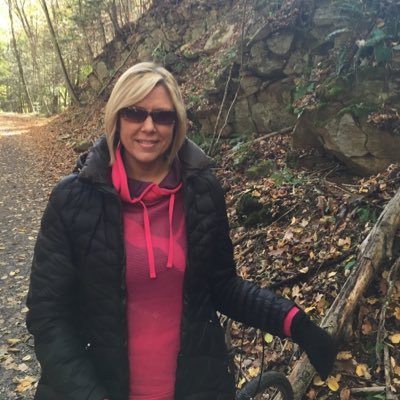 Profile Picture of Dana Roberts (@danaroberts1969) on Twitter