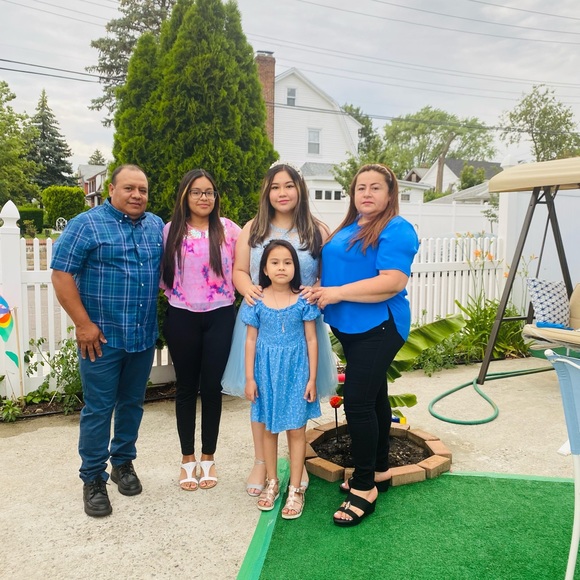 Profile Picture of Ashley Saula (@ashleysaula) on Poshmark