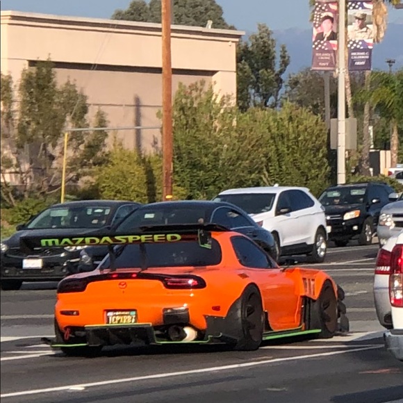 Profile Picture of Jonathan Zamora (@jonathanz3) on Poshmark