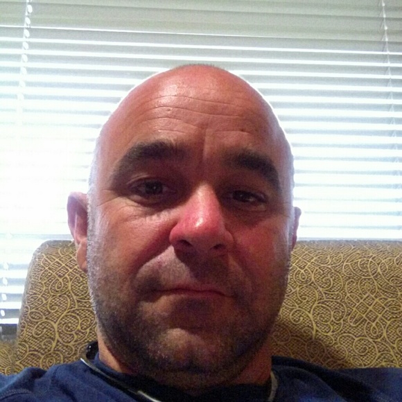Profile Picture of Mike Richard (@mikerichard2000) on Poshmark