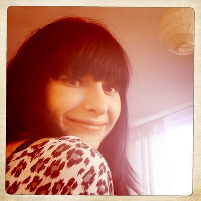 Profile Picture of Charlene Holt (@ChazLovesGin) on Twitter