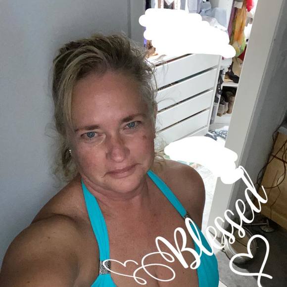 Profile Picture of Karen Janssen (@kjj4411) on Poshmark