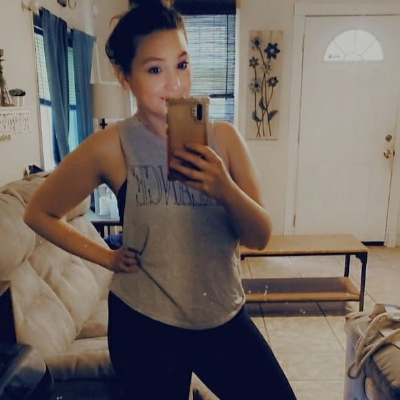 Profile Picture of Cassandra Cox (@cassandracox88) on Poshmark