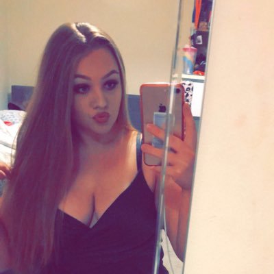 Profile Picture of Emily Manning ♛ (@emilymanning50) on Twitter