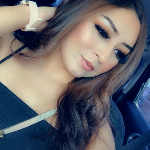 Profile Picture of Abii Love (@abii_diiaz) on Poshmark