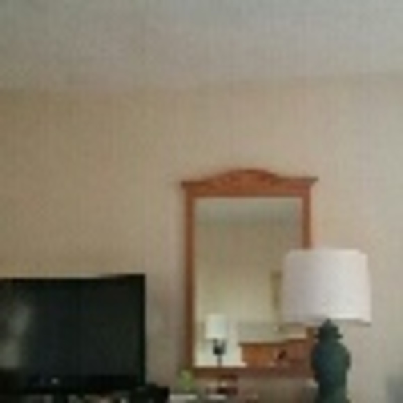 Profile Picture of Alex Sanz (@sanz1021) on Poshmark