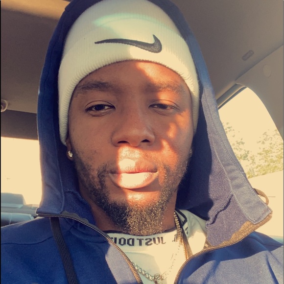 Profile Picture of Lukenson Raymond (@lukensonraymond) on Poshmark