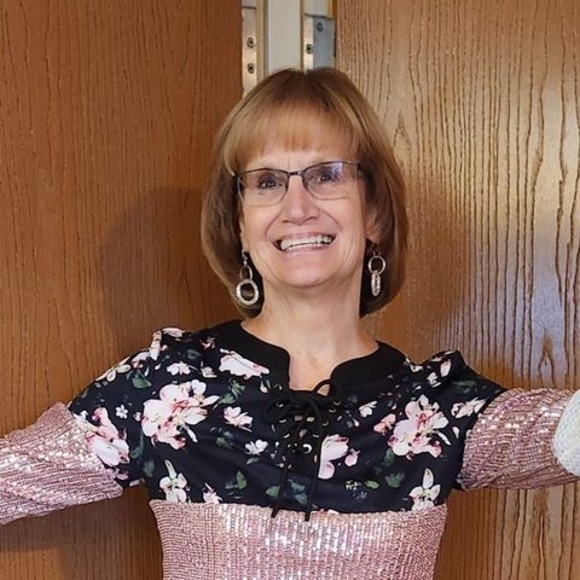 Profile Picture of Judi Hoerth (@hoerthjr) on Poshmark