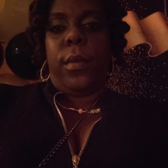 Profile Picture of Mrstiffany Wimbush (@wimbushtm) on Poshmark