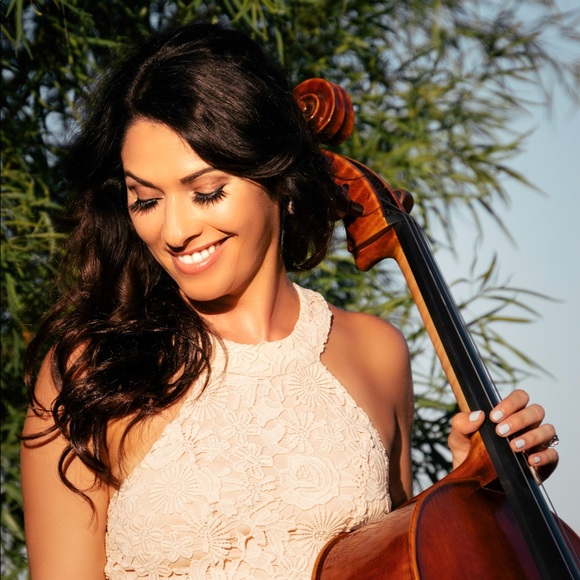 Profile Picture of Zuzana Delcore (@zuzkypusky) on Poshmark