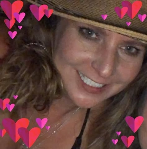 Profile Picture of Shelly Stokes (@shellystokes70) on Poshmark