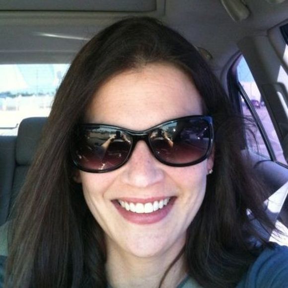 Profile Picture of Lisa Lambert (@tickfawlisa) on Poshmark