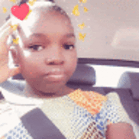 Profile Picture of Perfect- Perfection with maira (@mairaanye2004) on Poshmark