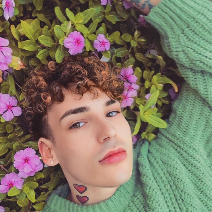 Dustin Chase - Tiktok Profile Picture of Dustin Chase (@dustintooextra) on Tiktok