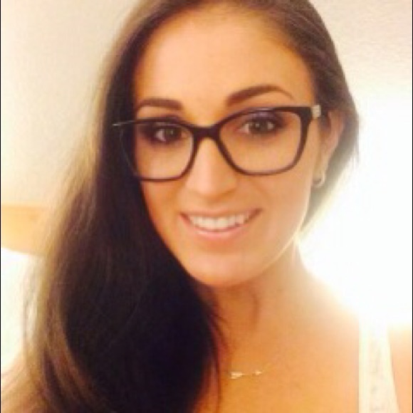 Profile Picture of Shannon Donovan (@sdonovan20) on Poshmark